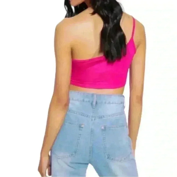 PrettyLittleThing Basic Hot Pink One Shoulder Strappy Crop Top - Picture 2 of 11
